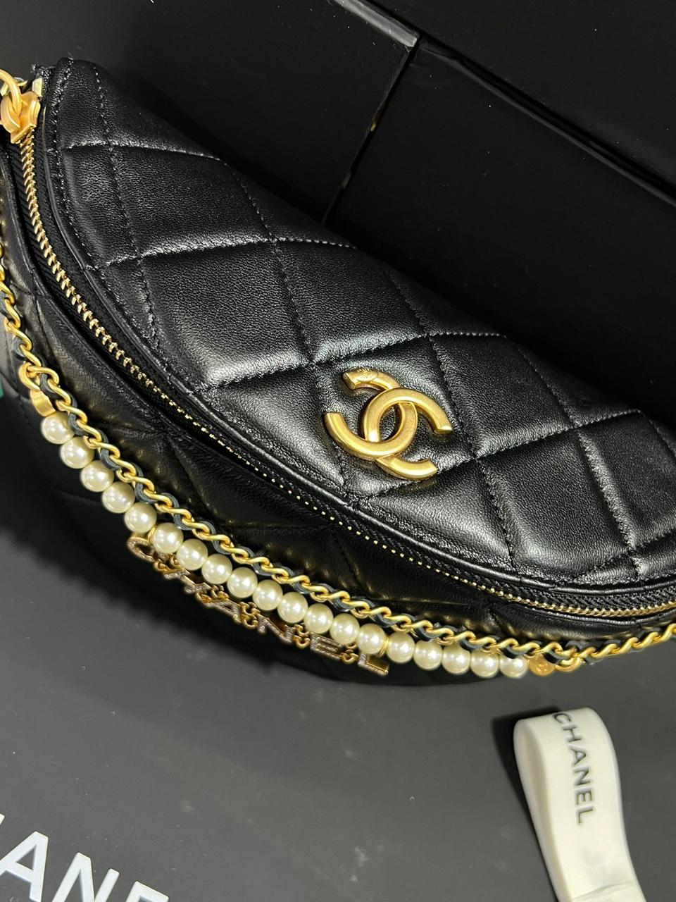 Chanel G5 Riñonera piel de cordero brillante