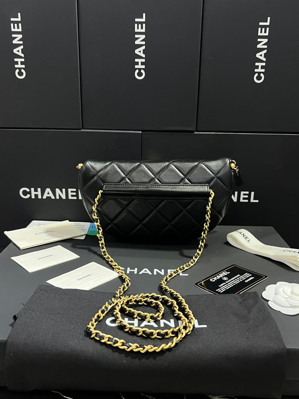 Chanel G5 Riñonera piel de cordero brillante