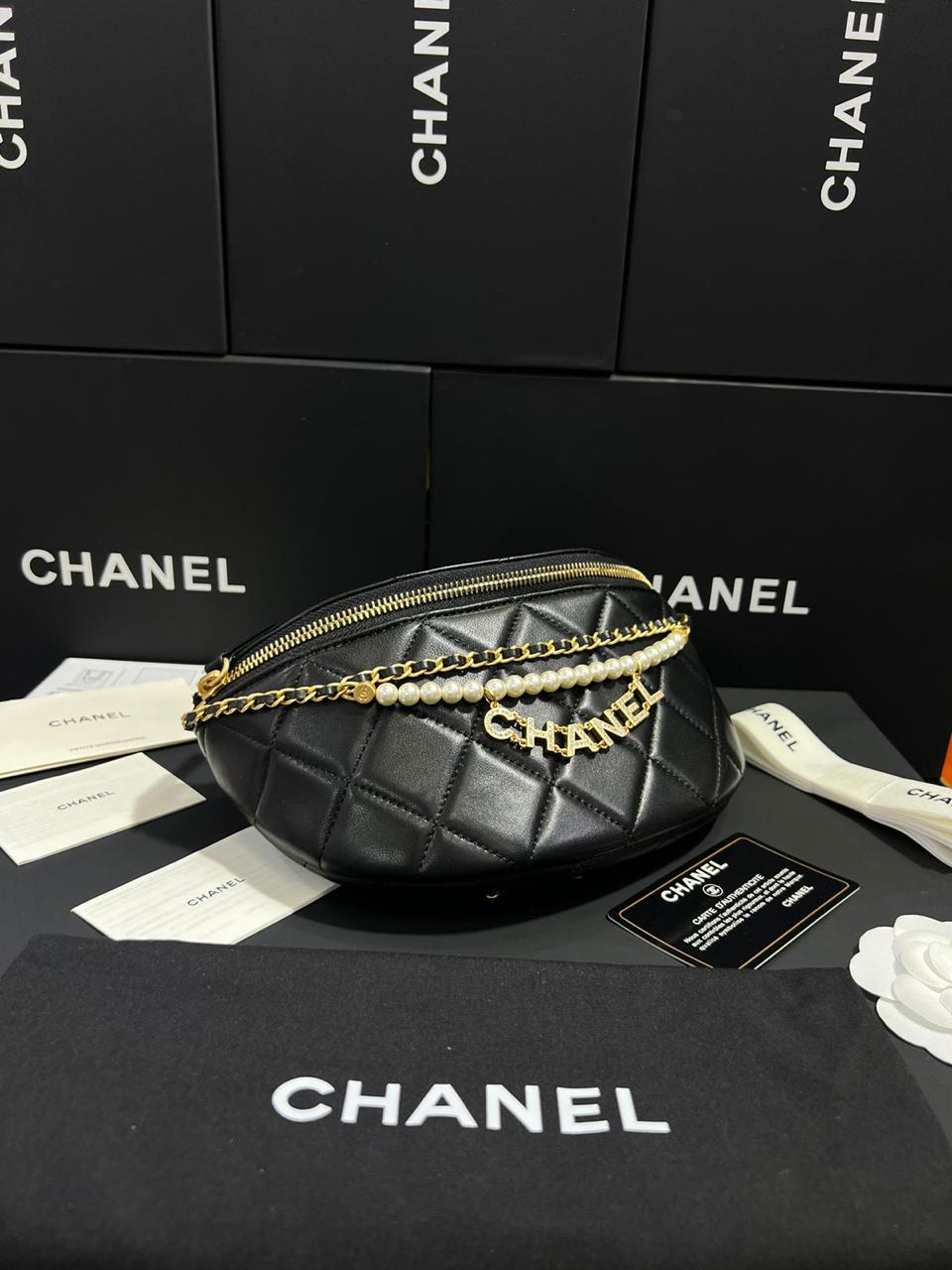 Chanel G5 Riñonera piel de cordero brillante