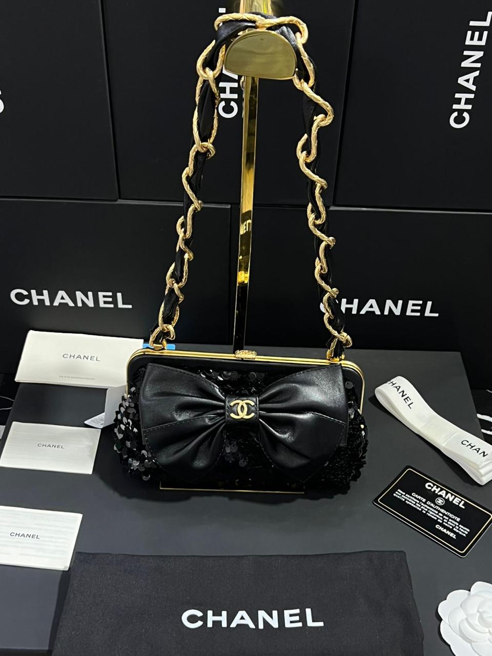 Chanel G5 bolso de mano con cadena piel de cordero efecto charol granulada