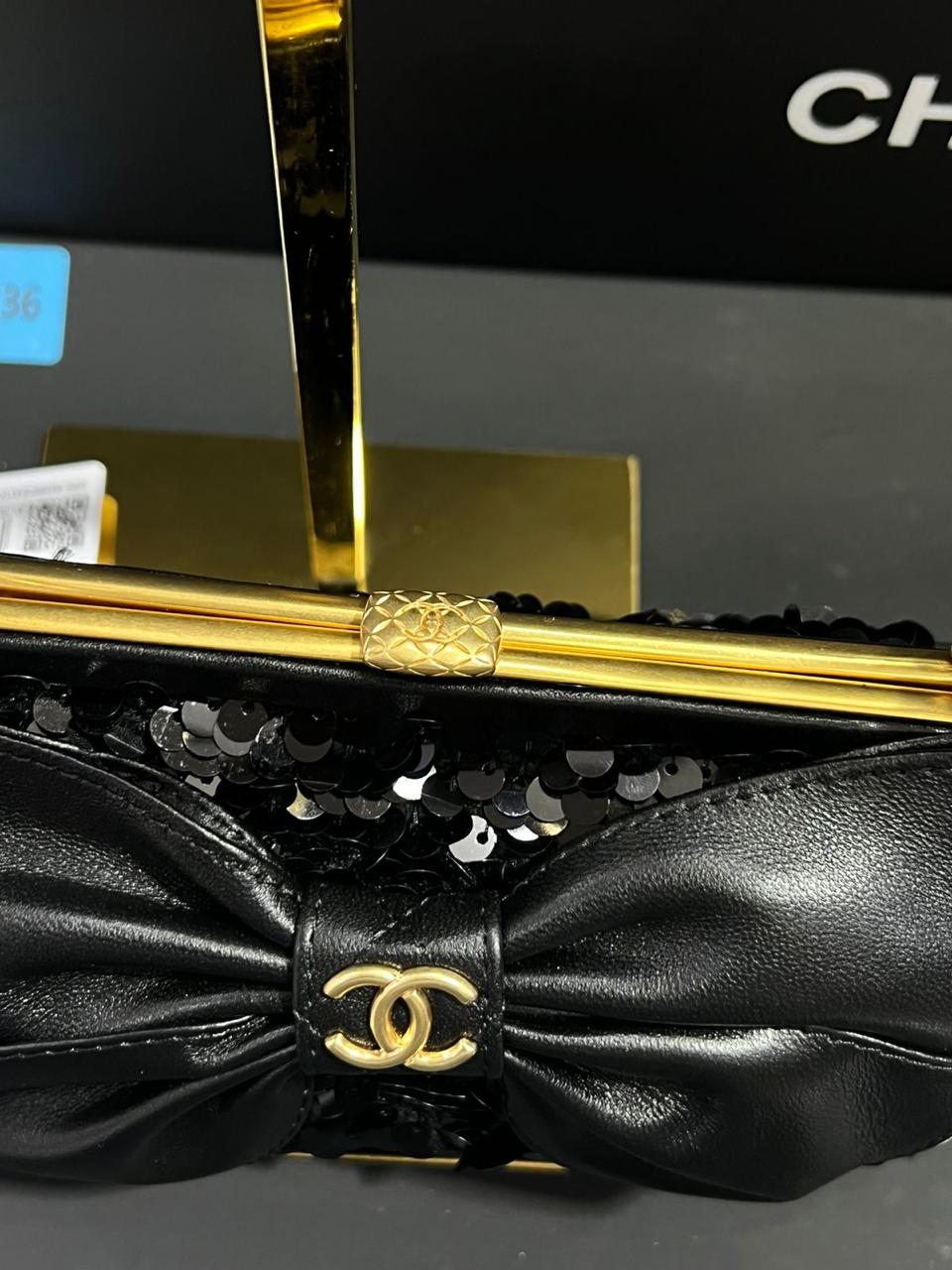 Chanel G5 bolso de mano con cadena piel de cordero efecto charol granulada