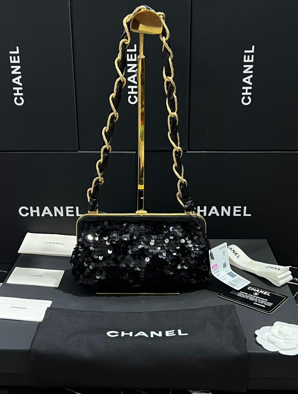 Chanel G5 bolso de mano con cadena piel de cordero efecto charol granulada