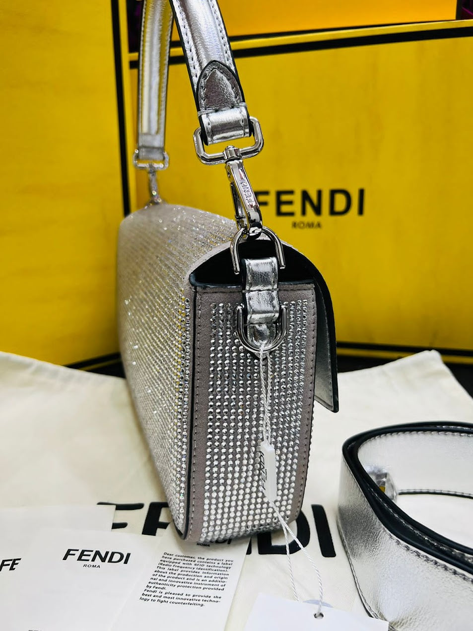 Fendi Plateada Tela