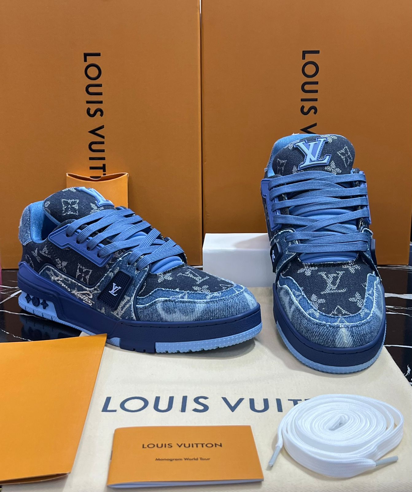 Louis Vuitton tenis azul marino Caballero