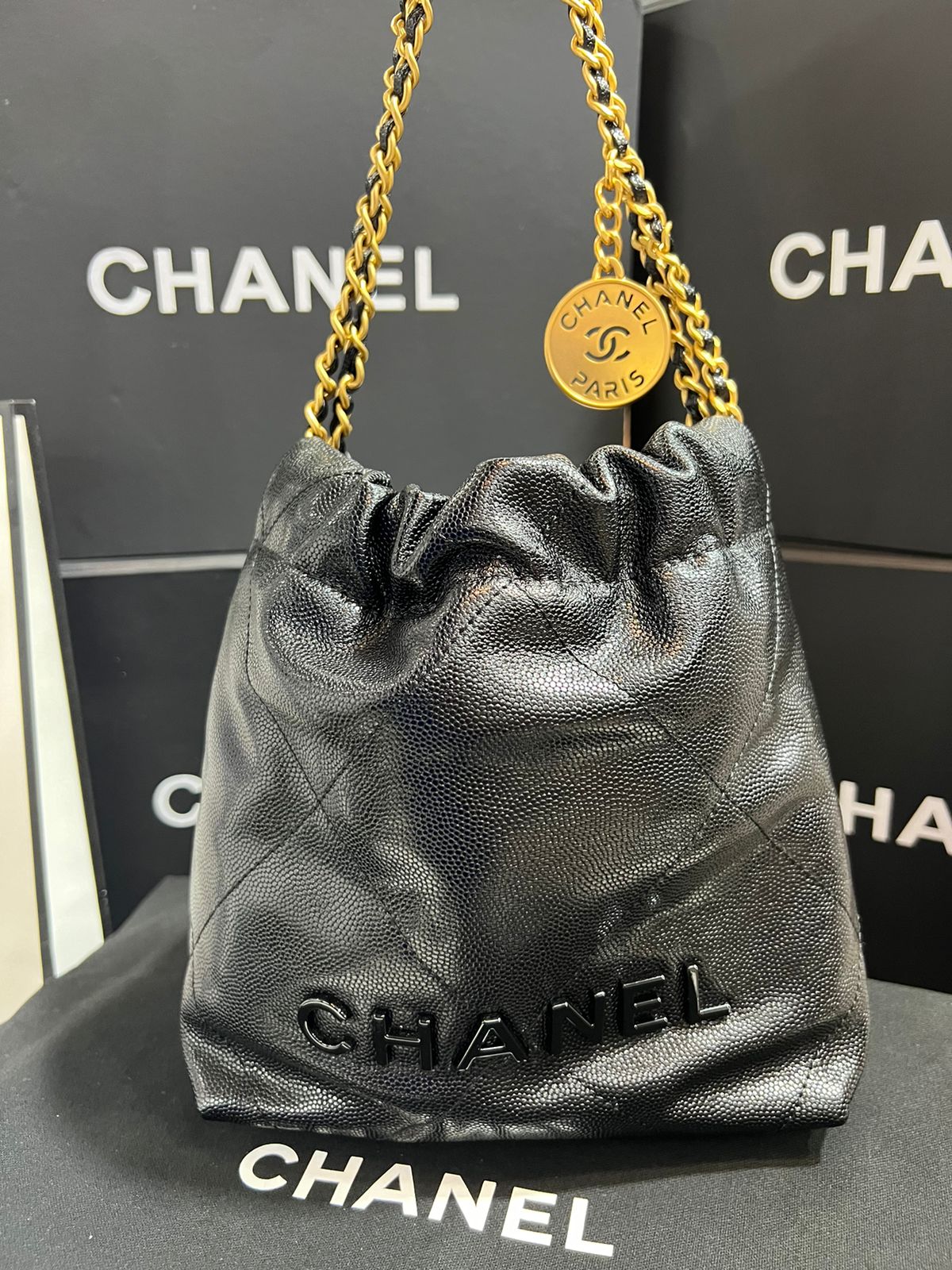 Chanel Negro Piel Cadena Dorada