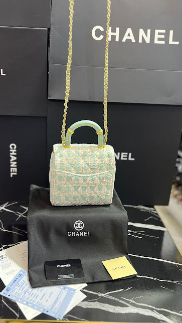 Chanel Verde Aqua Crochet con Piel