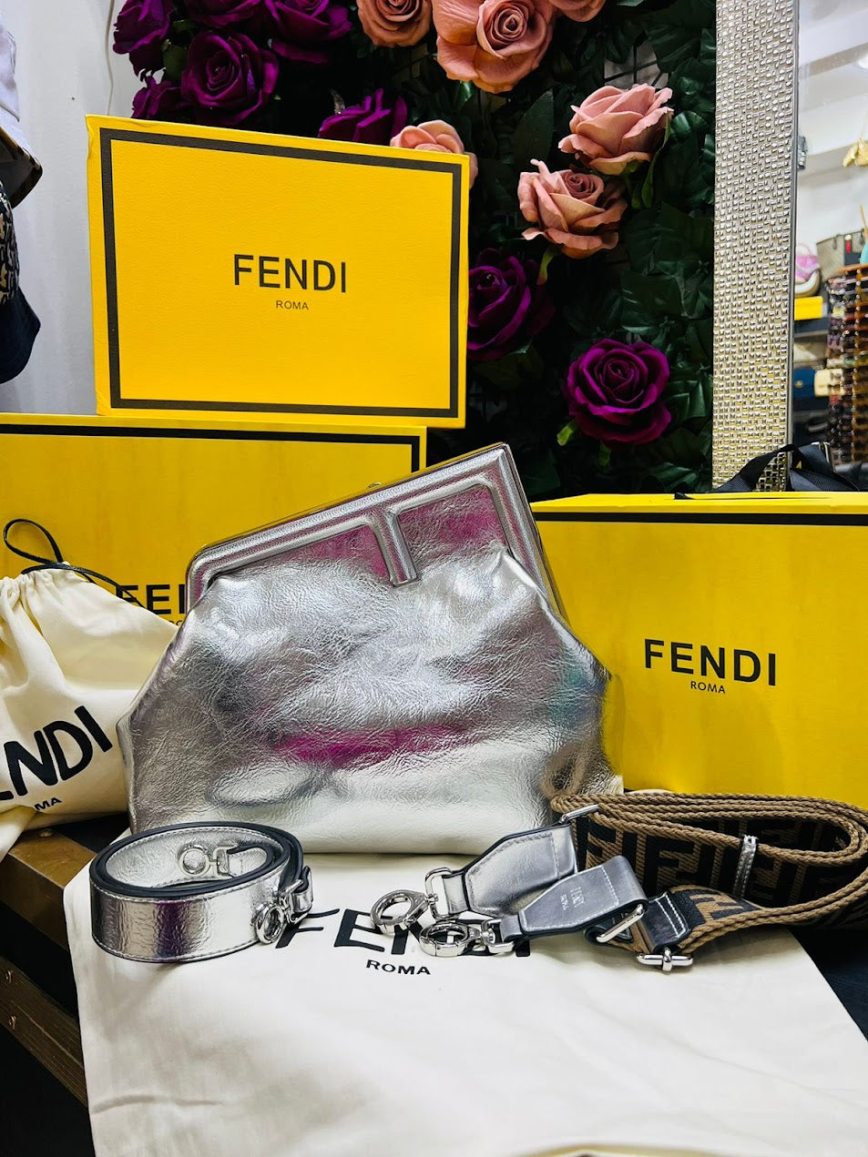 Fendi Roma Plateada Cuero