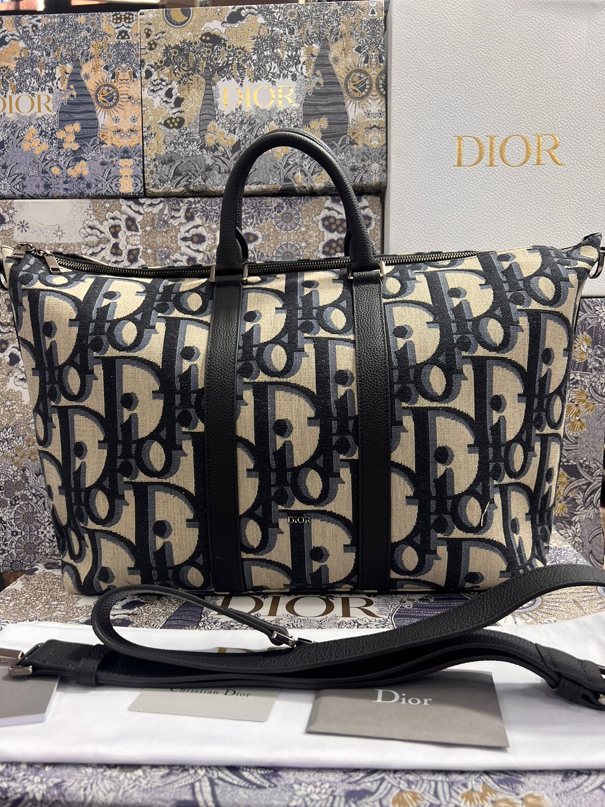 Christian Dior Bordada con Piel