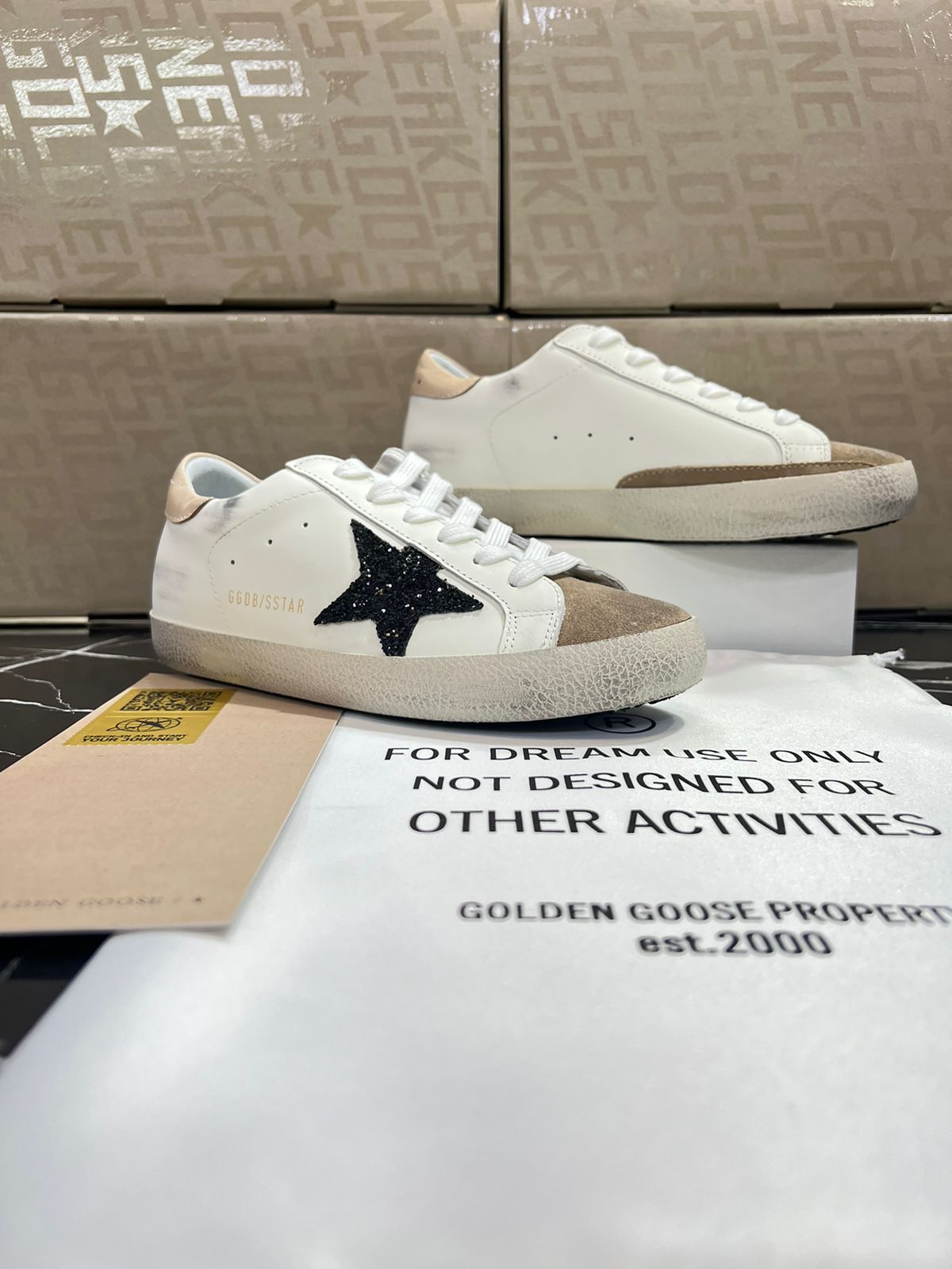 Golden Goose zapatos blancos