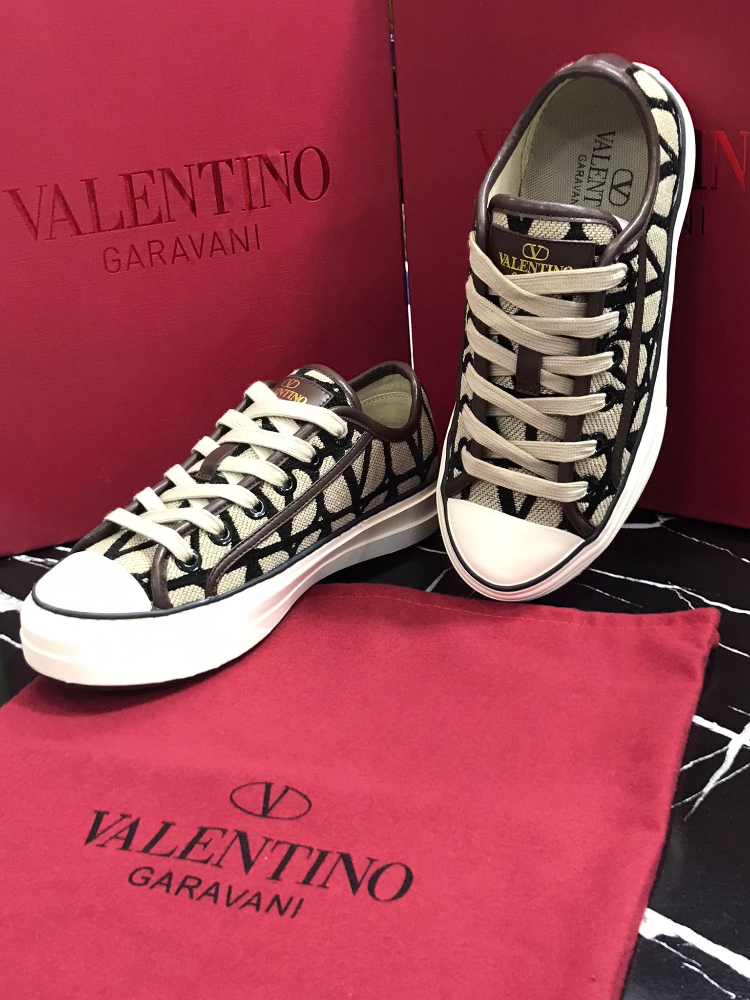 Valentino Cafes zapatos