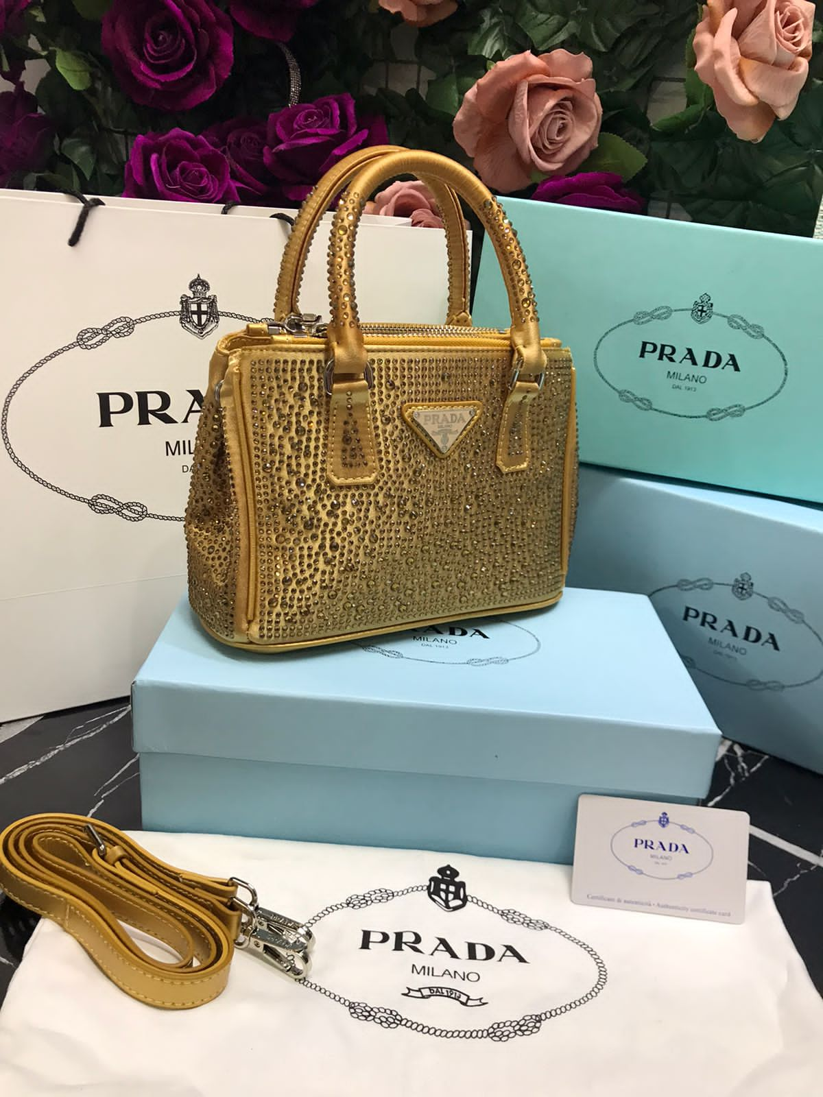 Prada Dorada con Cristal Swarovski Tela