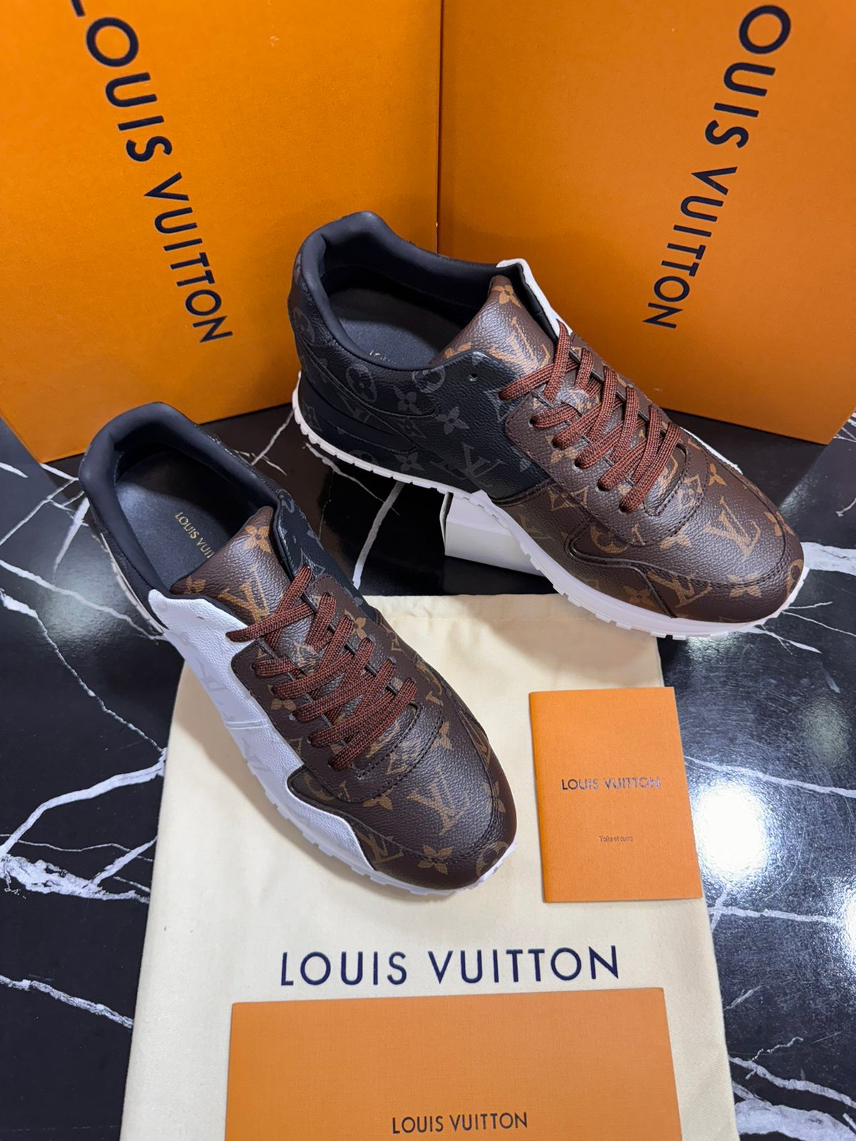 Louis Vuitton blancos con café Caballero