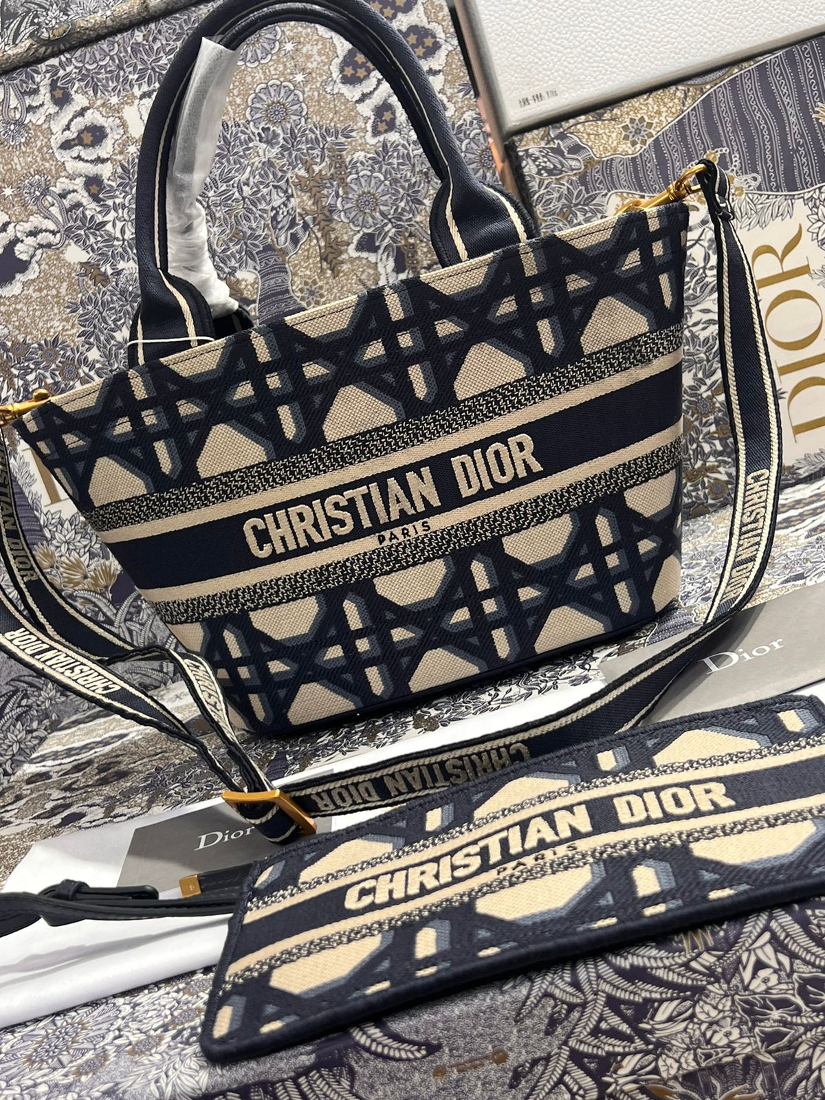 Christian Dior Negro Beige Bordada