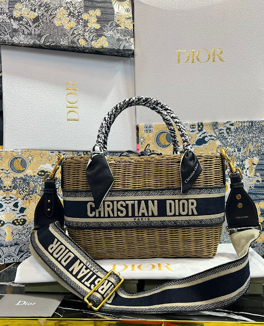 Christian Dior Negro Bordada Mimbre