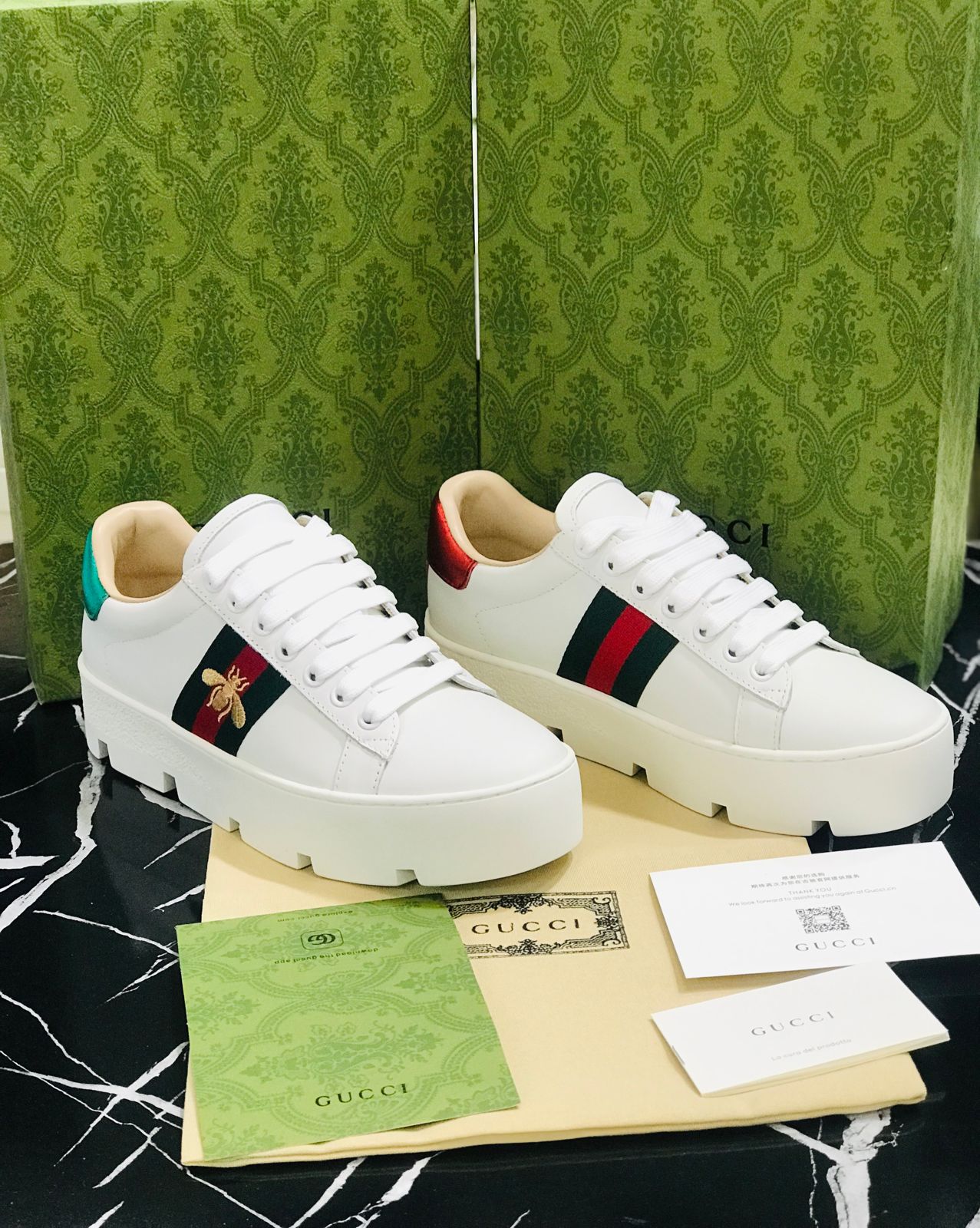 Gucci Tenis color blanco