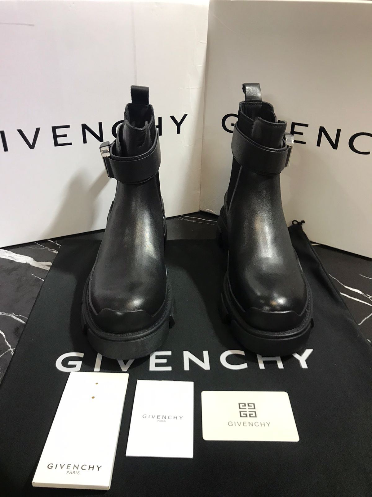 GIVENCHY Caballero