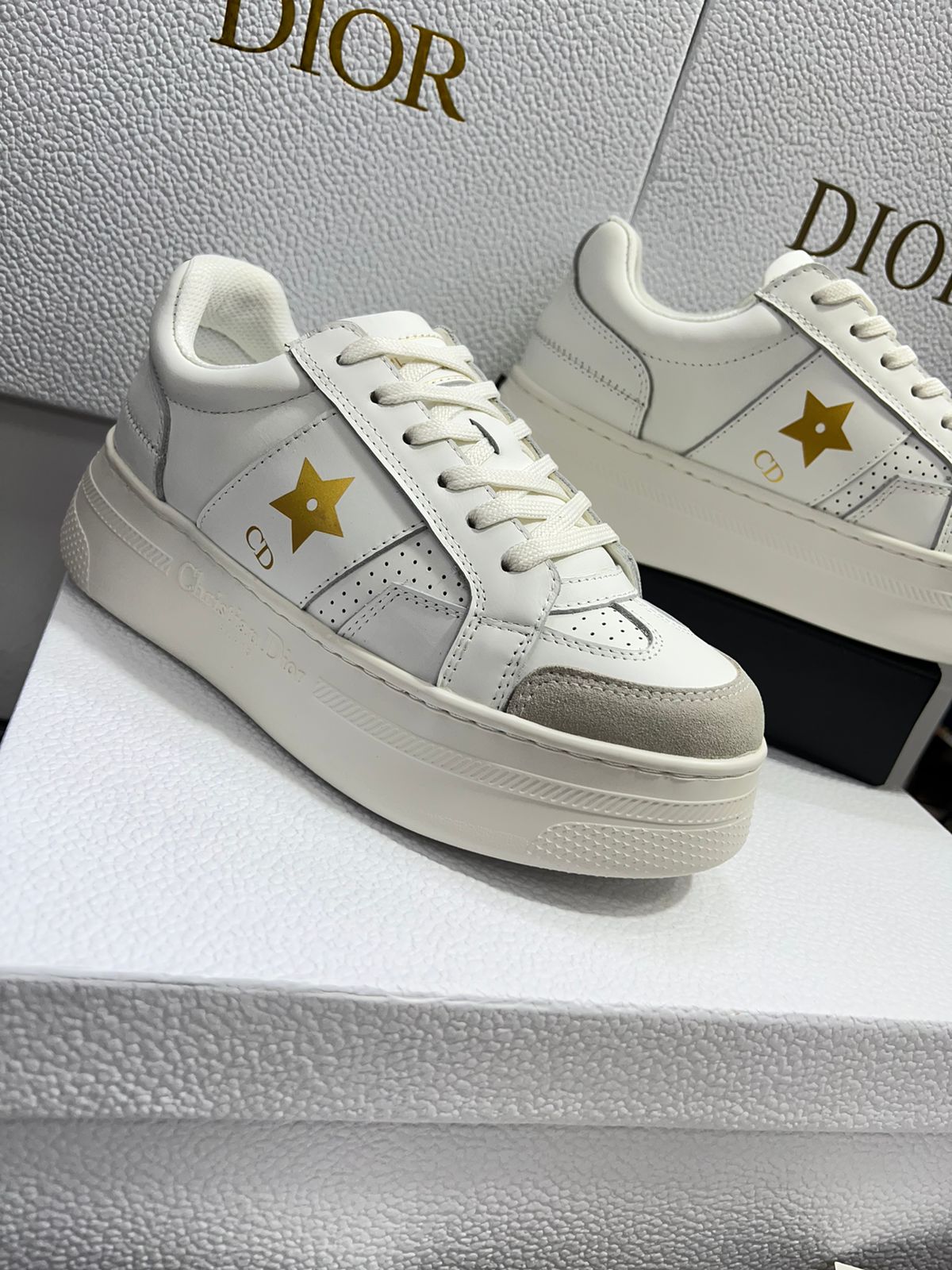 Christian Dior Tenis color blancos