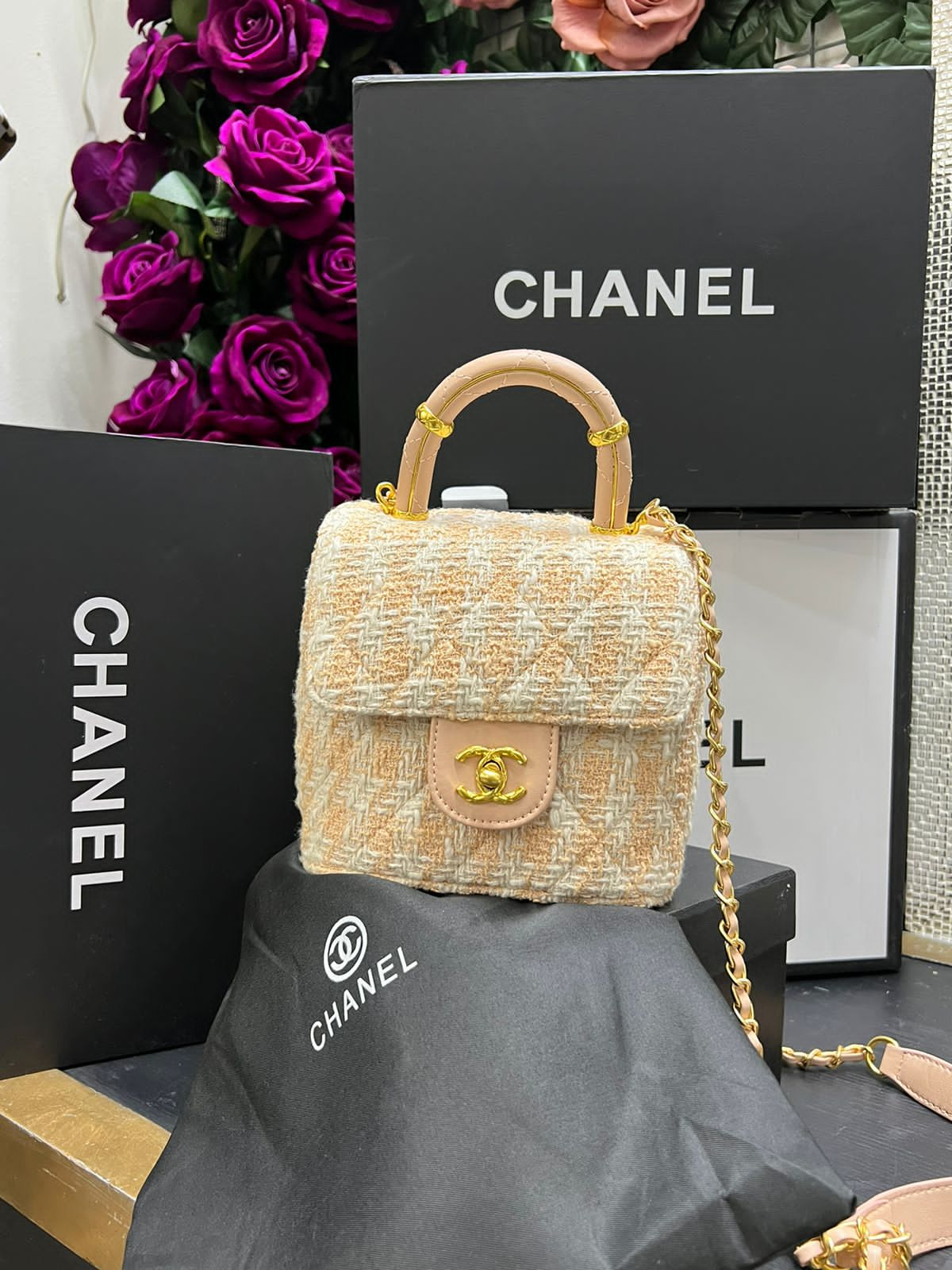 Chanel Blanco con Rosa Crochet con Piel