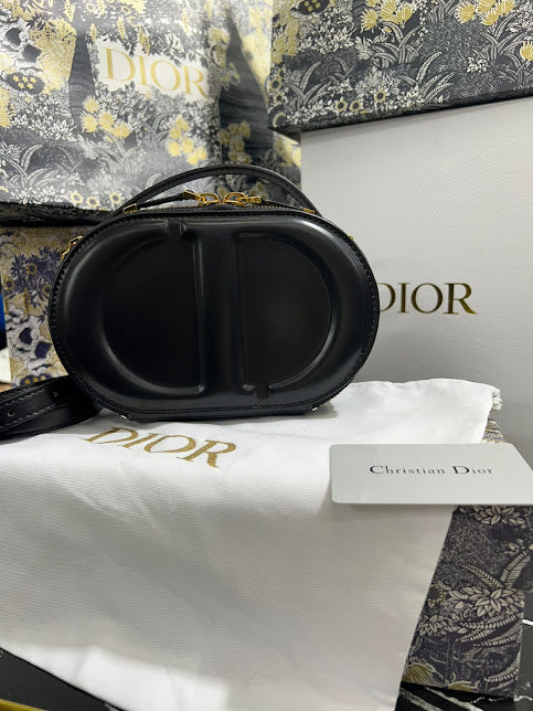 Christian Dior Ovalada Negro Piel