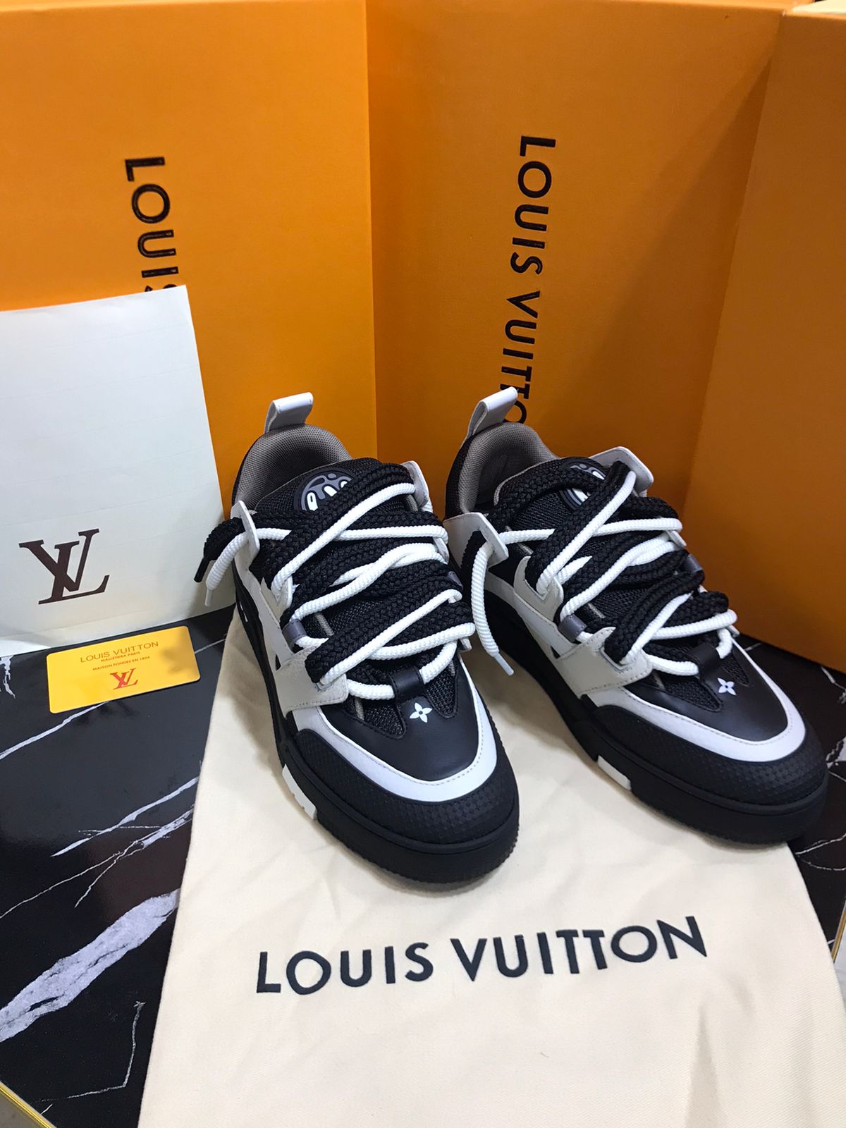 Louis Vuitton tenis color negros Caballero