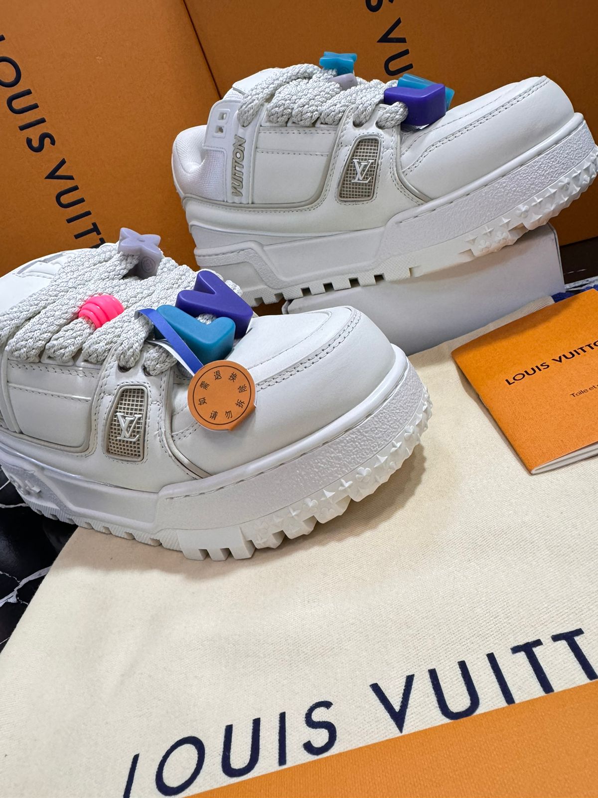 Louis Vuitton ZAPATOS BLANCOS