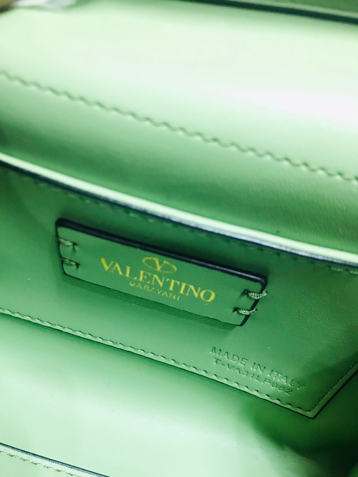 Valentino Edición Especial Verde con Cristales