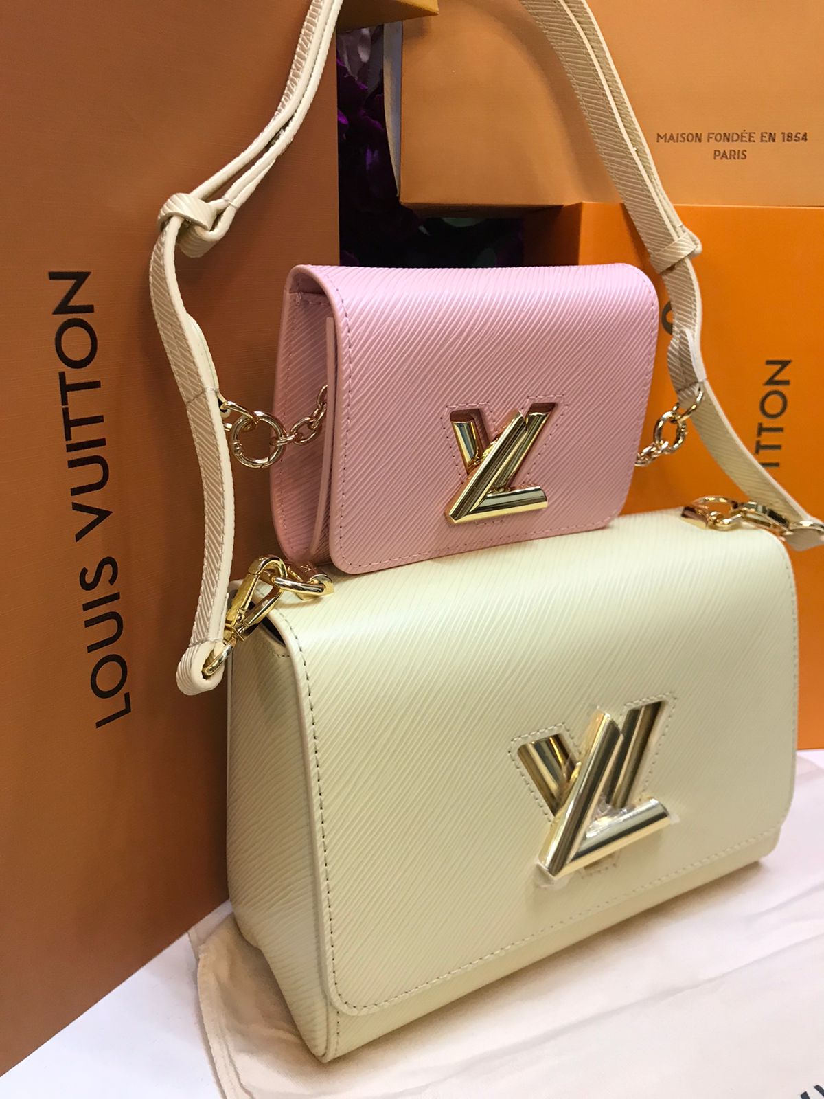 Louis Vuitton Beige con Monedero Rosa Piel