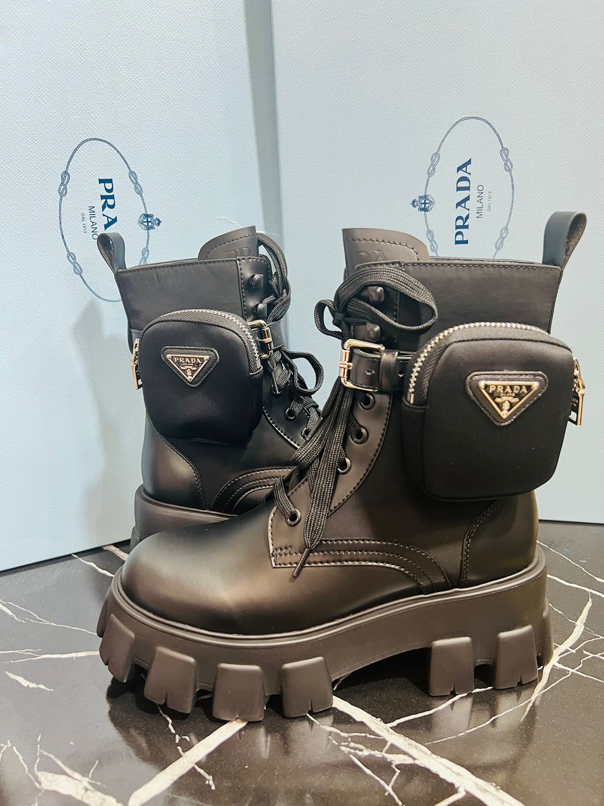 prada botin negros