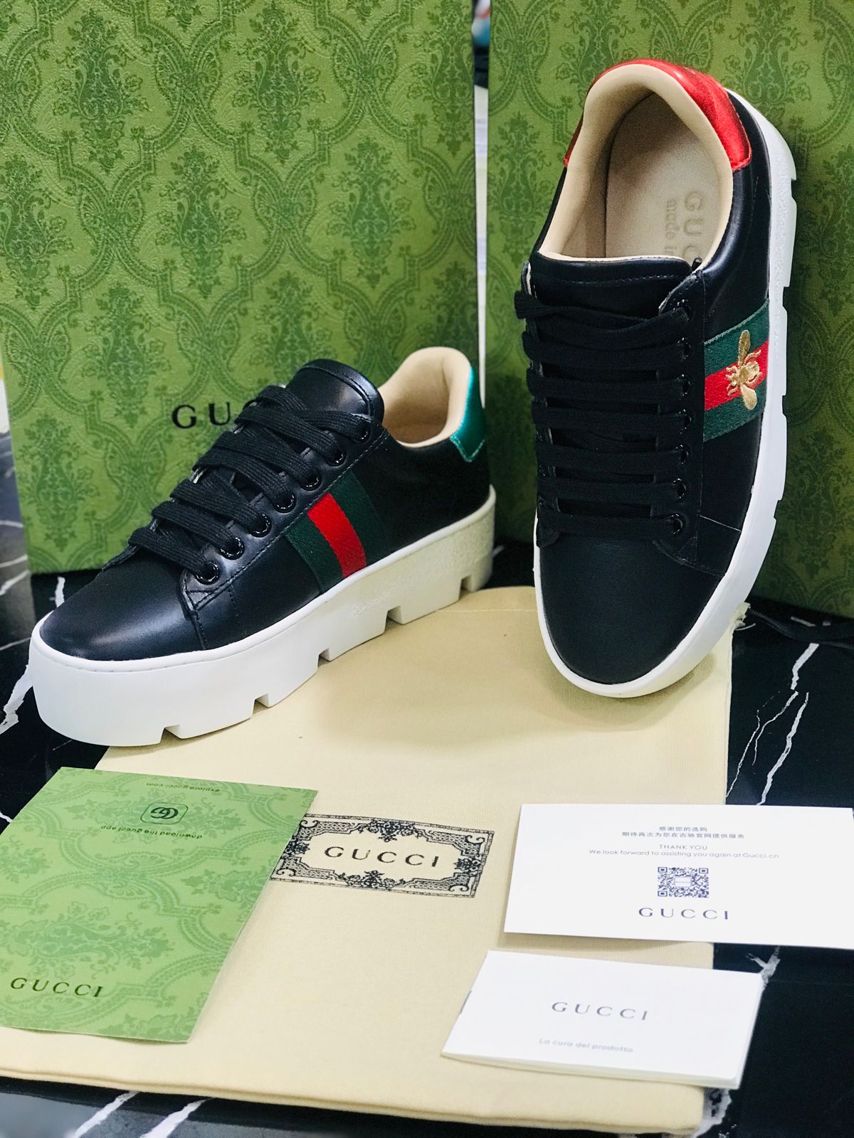 Gucci Tenis con Estampado