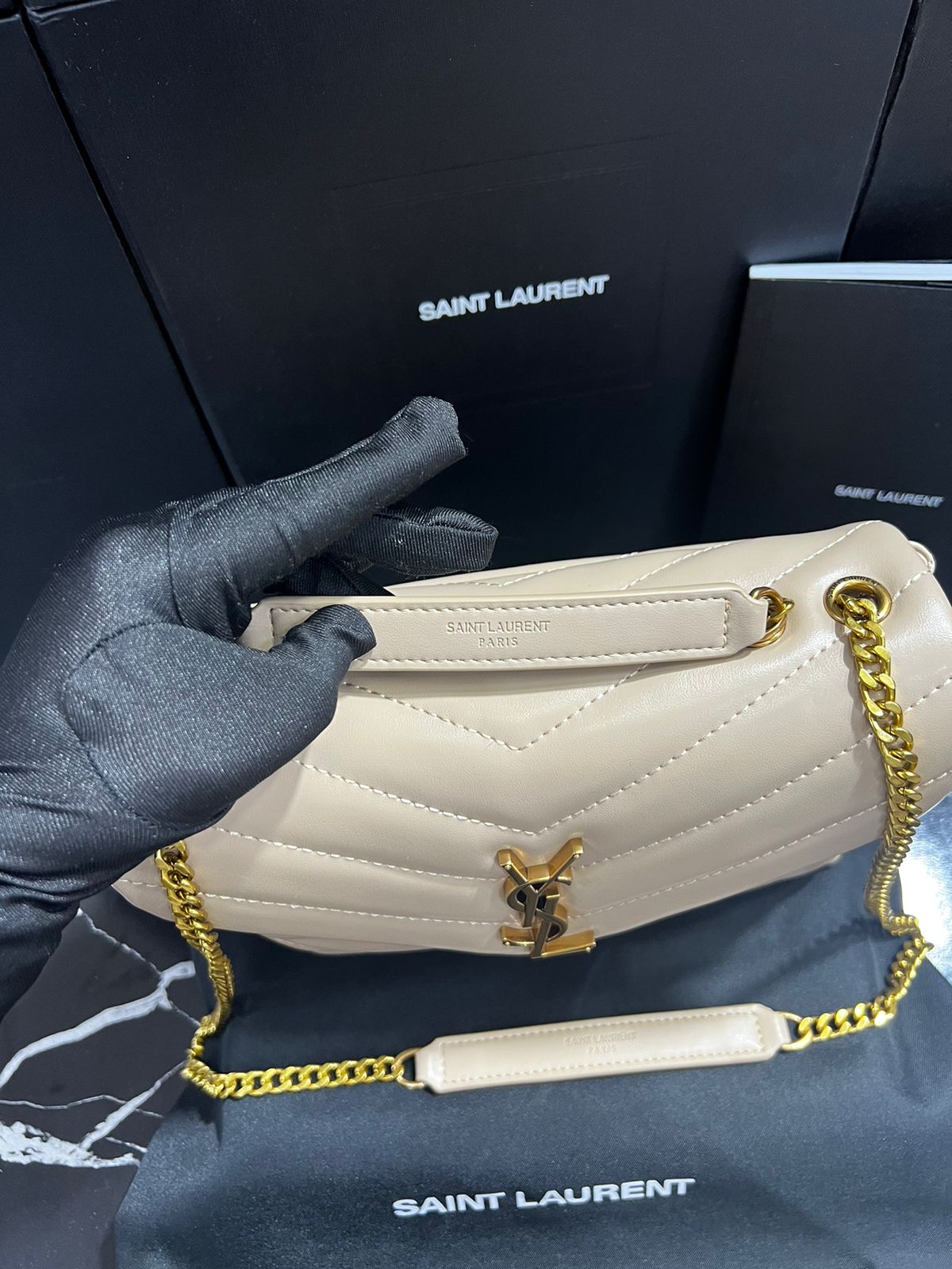 Saint Laurent  Beige Piel