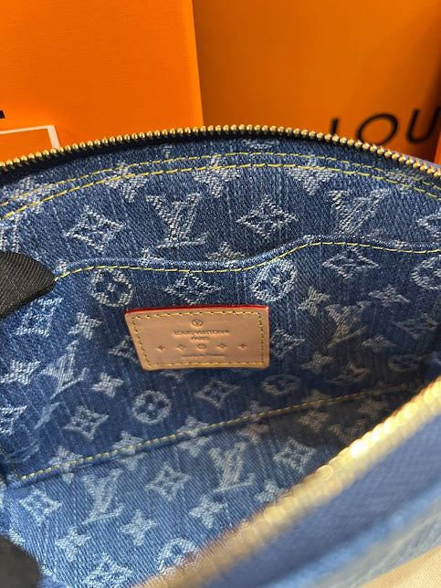 Louis Vuitton Azul Bordada Mezclilla