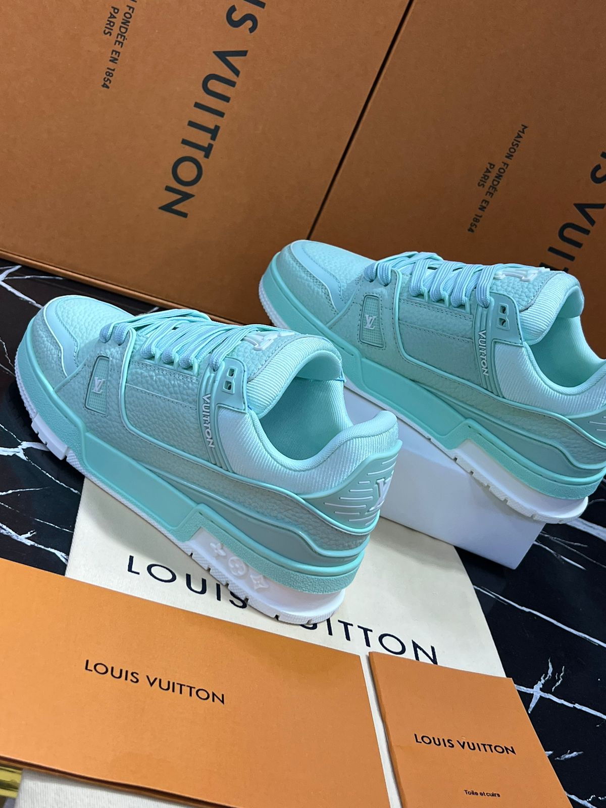 Louis Vuitton Tenis color menta