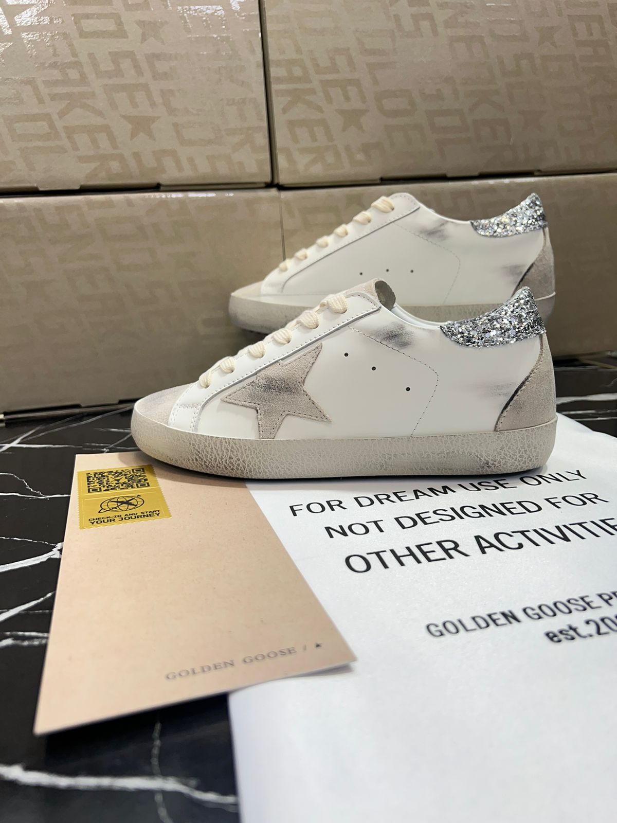 Golden Goose zapatos blancos