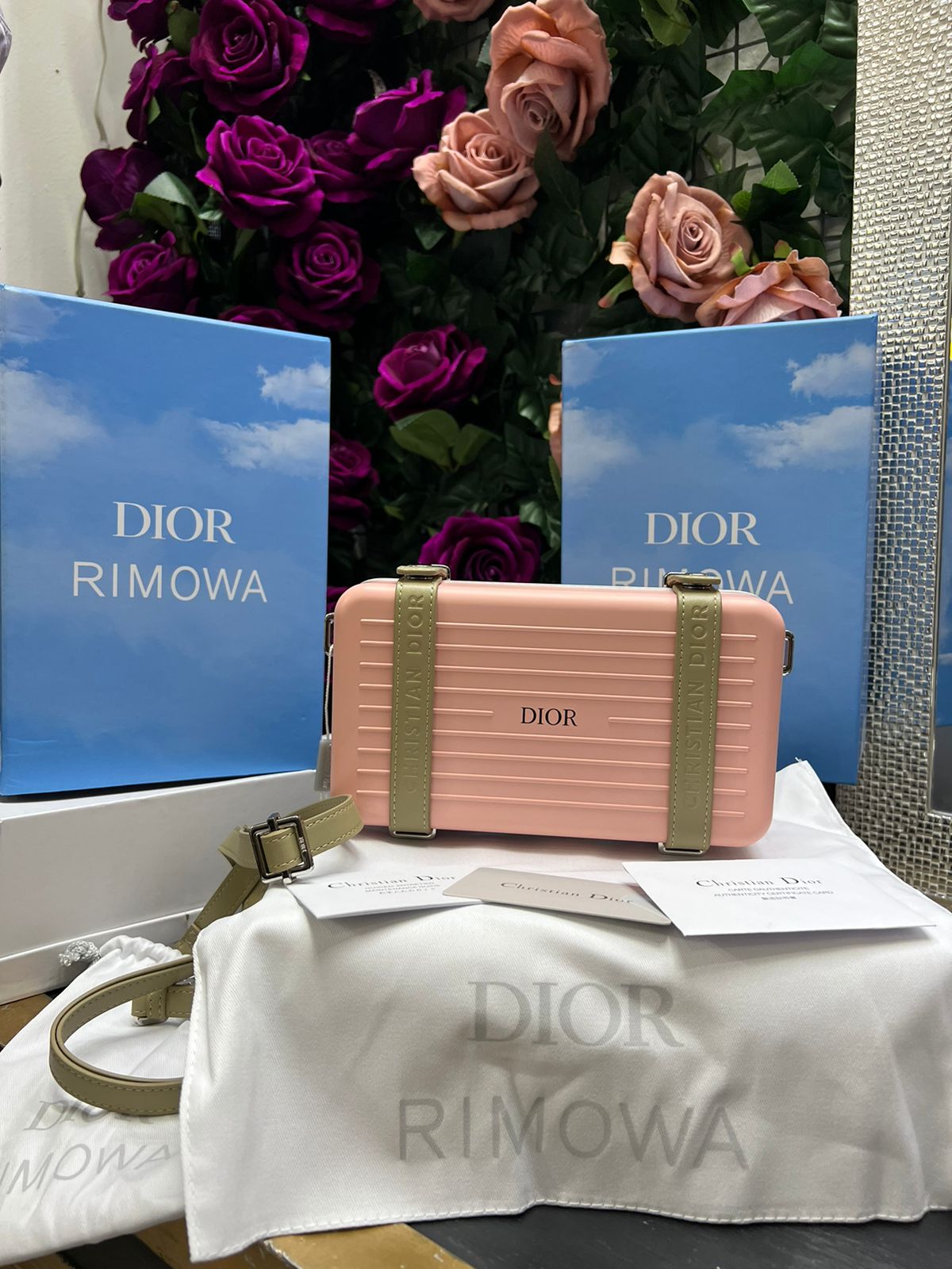 Christian Dior Colaboración Rimowa Rosa