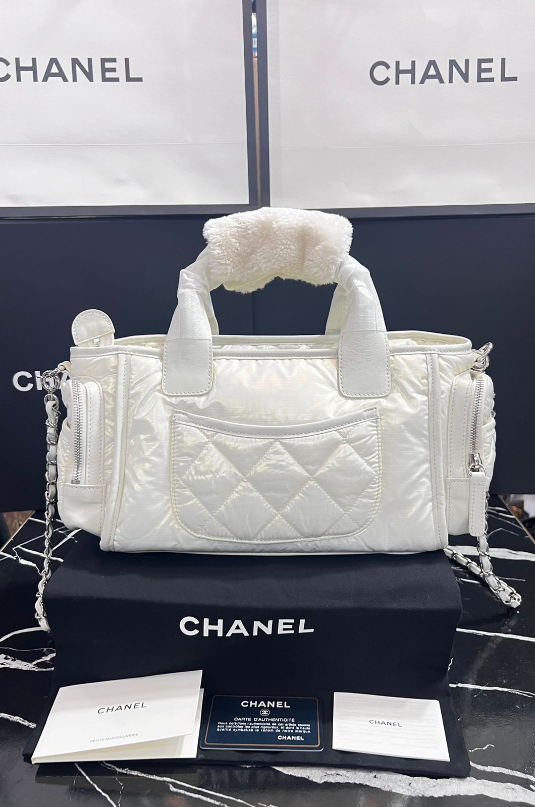 Chanel Edición Especial Textil con Brillos y Piel