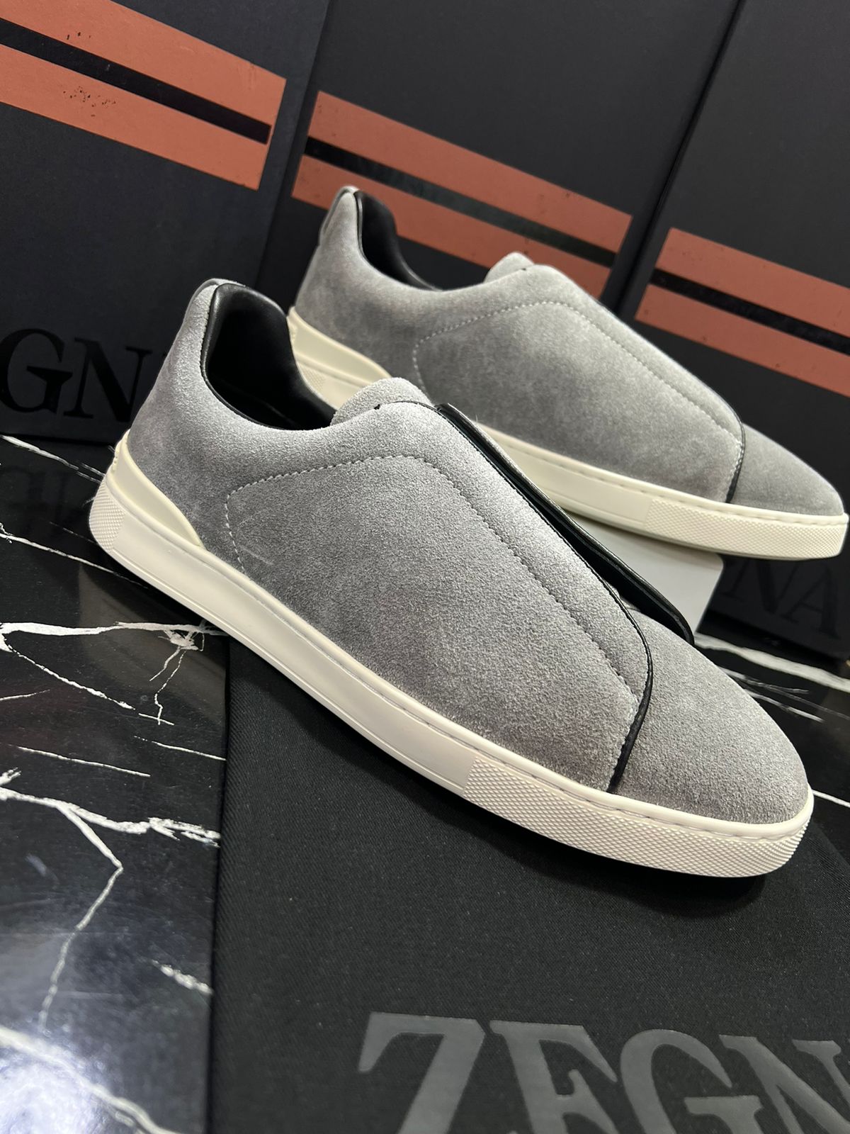 Zegna tenis color gris Caballero