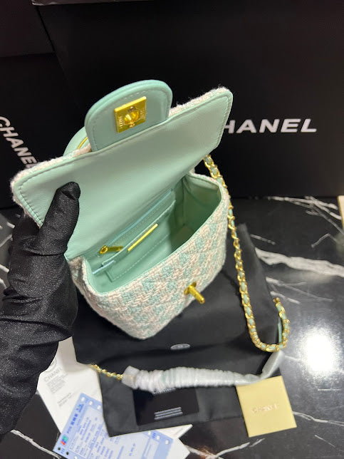 Chanel Verde Aqua Crochet con Piel