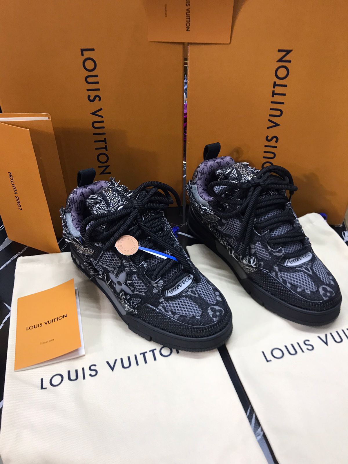 Louis Vuitton tenis negros Caballero