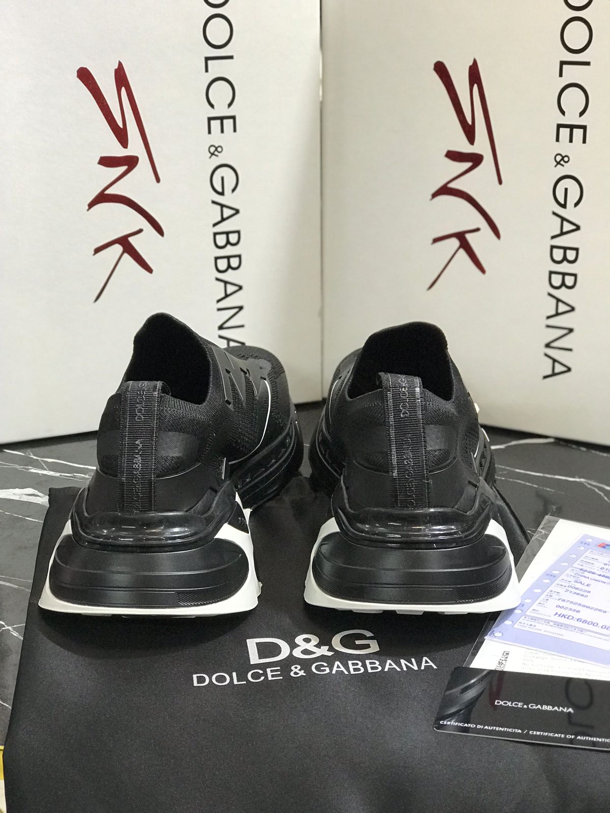 Dolce Gabbana color negros Caballero