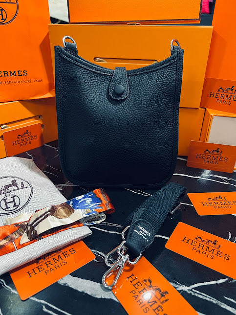 Hermes Negro Piel