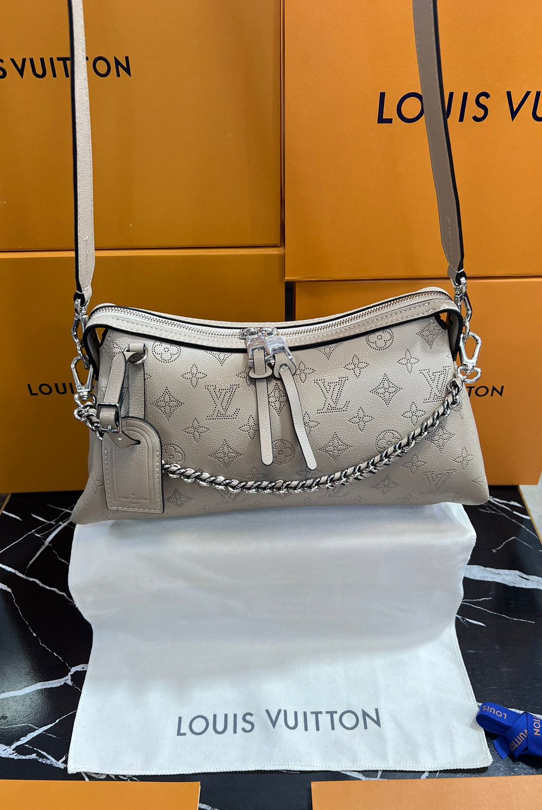 Louis Vuitton Beige Piel