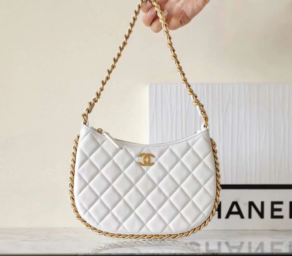 Chanel Blanca Piel