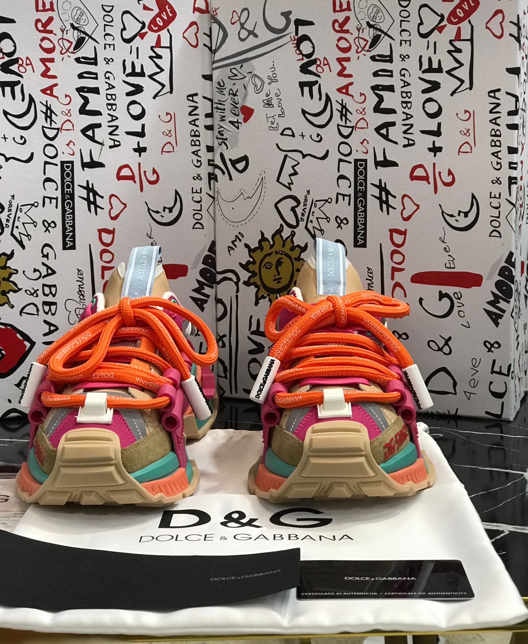 Dolce Gabbana Tenis de colores