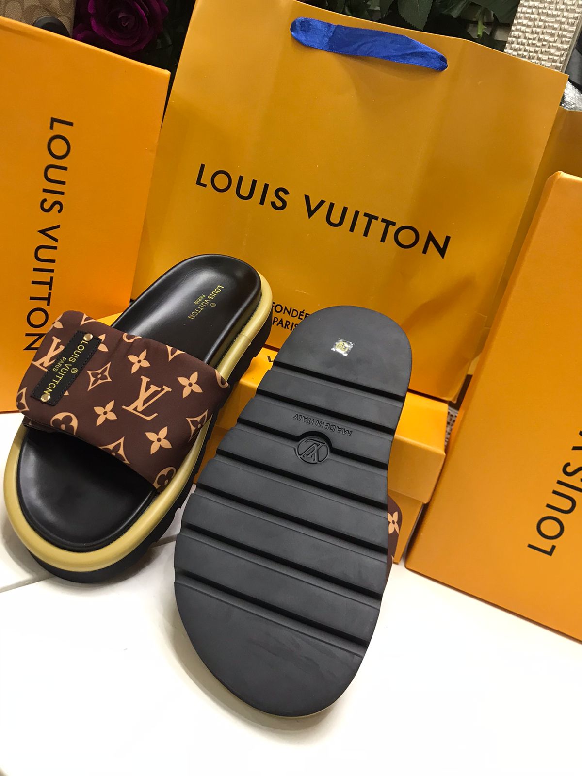 Louis Vuitton Sandalias