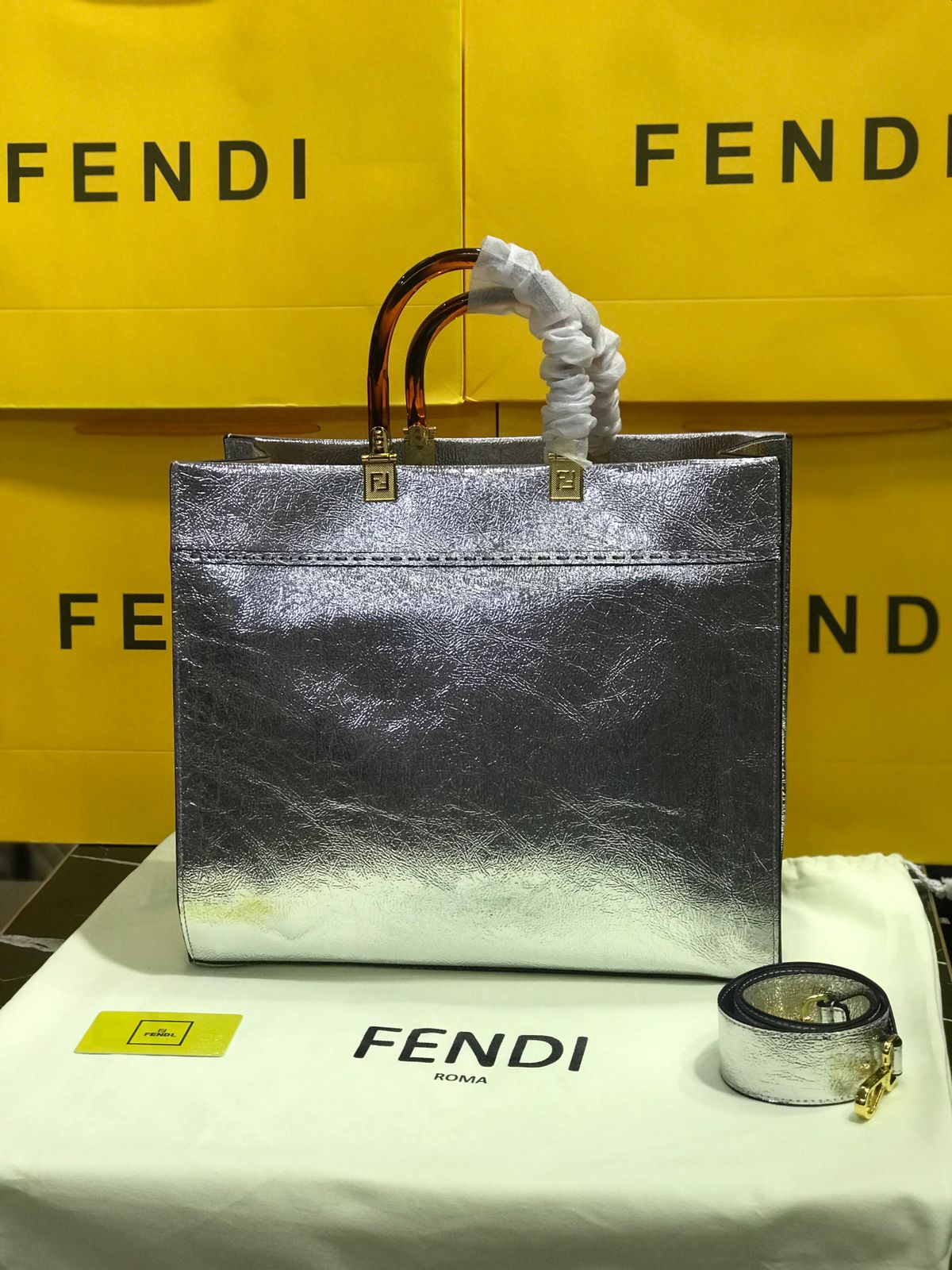 Fendi Plateada Piel