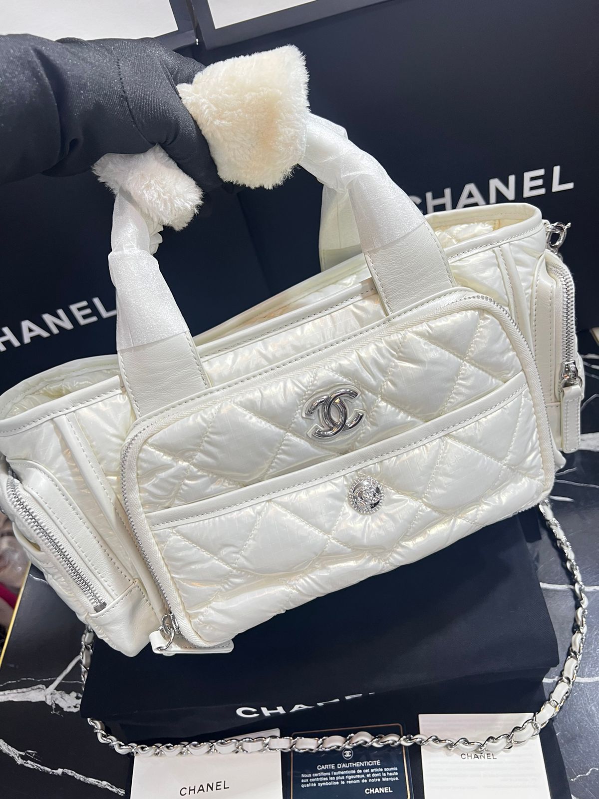 Chanel Edición Especial Textil con Brillos y Piel