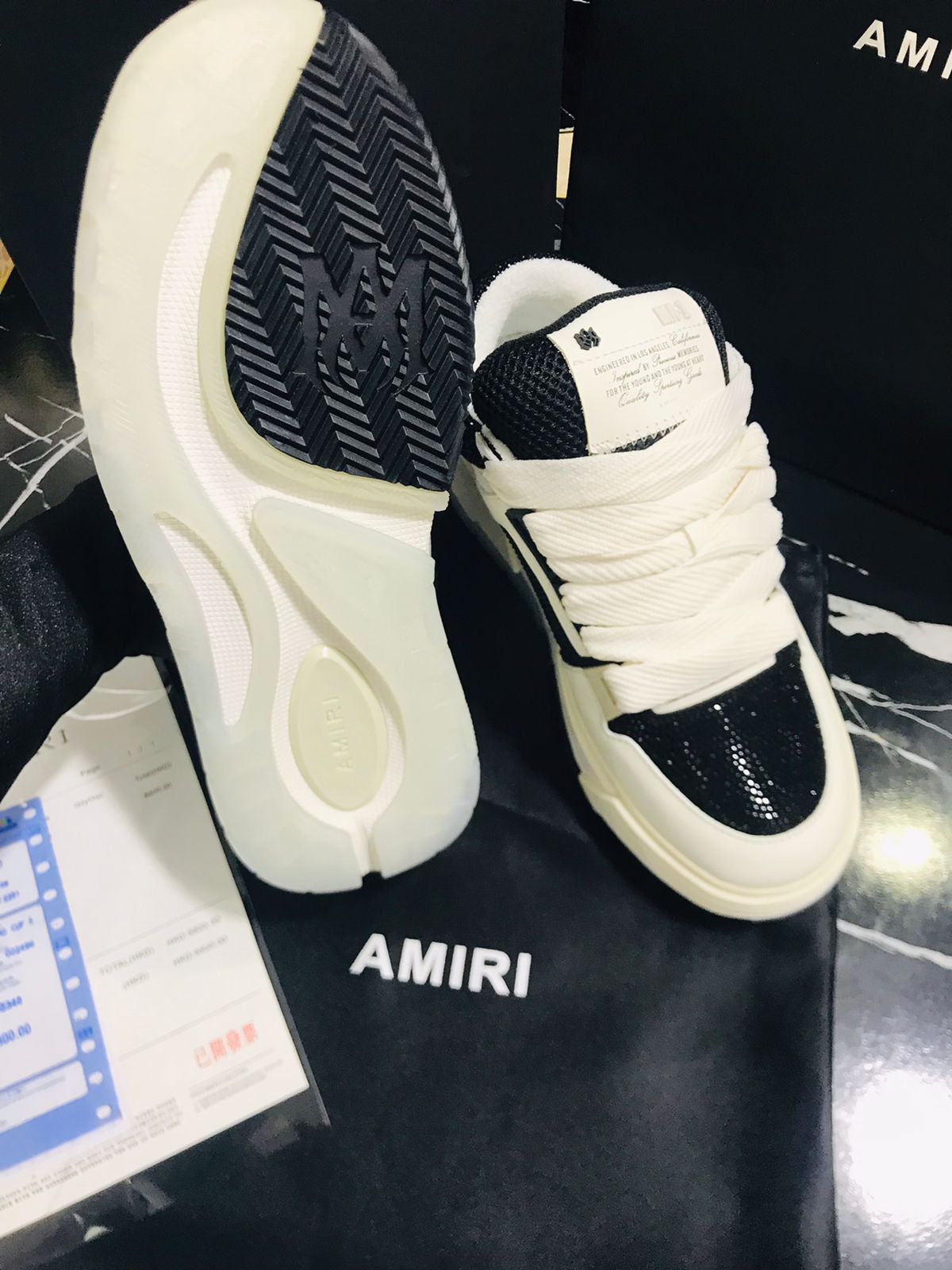 AMIRI Tenis color negro con blanco Caballero