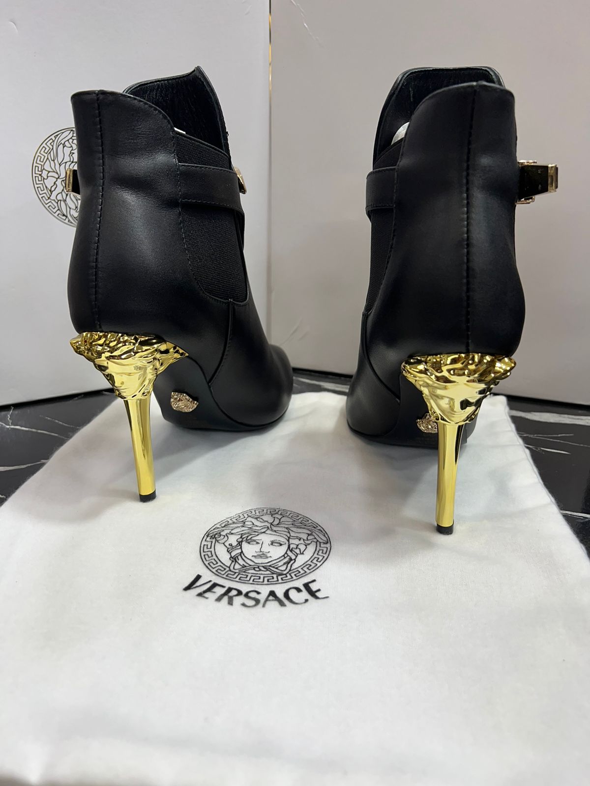 Versace botas negras