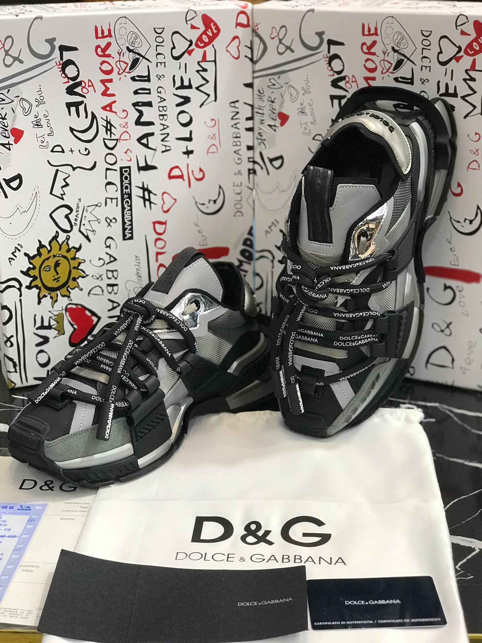 Dolce y Gabbana Tenis color gris Caballero