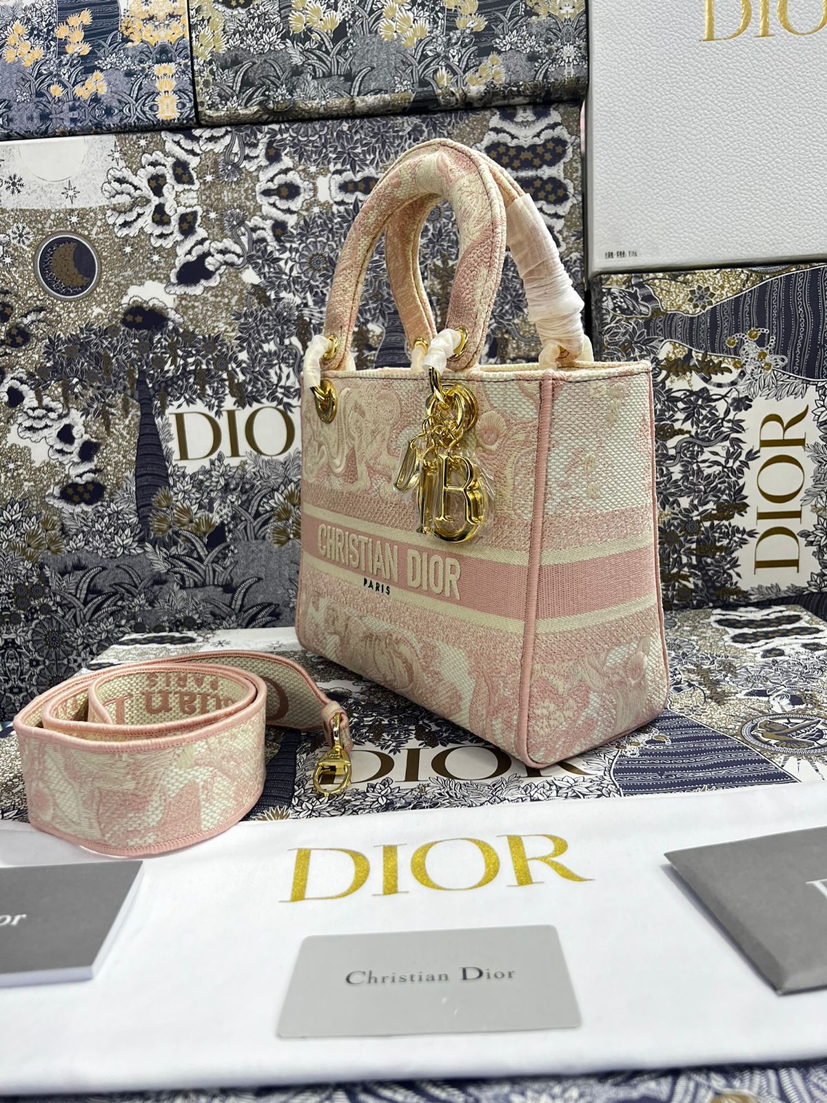 Christian Dior Rosa Bordada